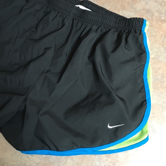 Nike running shorts - Picture 4 of 7